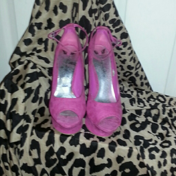 New Pink High Heels - Picture 3 of 4