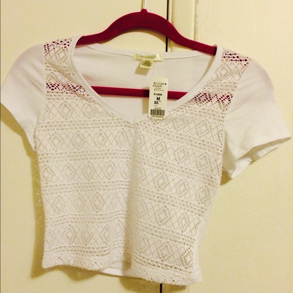 Closet Tops - ❌Sold in a Bundle❌White Front Lace Crop Top 💙