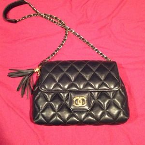 Chanel like purse