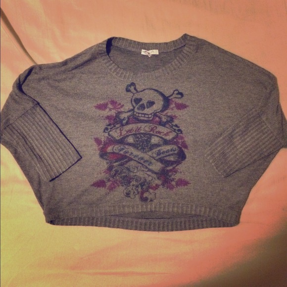 Baggy skull sweater crop top