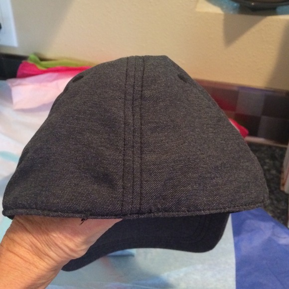 🚫SOLD/BUNDLED🚫 Lululemon Cap - Picture 3 of 4