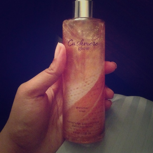 Cashmere glow shimmer mist!
