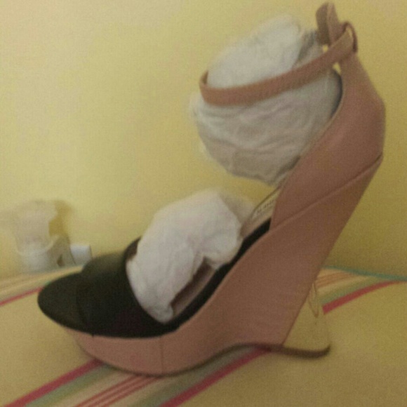 Brand New Steve Madden Grannted Wedges - Picture 2 of 5