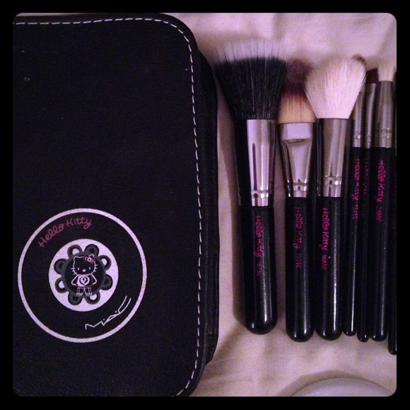 Bundle for jkitty Hello Kitty Travel Brush Set