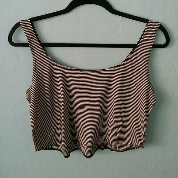 B&W Striped Cropped Tank - Picture 2 of 3