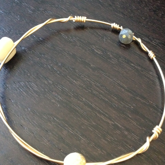 Gold bangle (s) - Picture 2 of 3