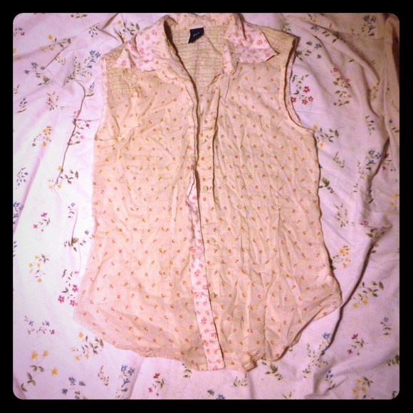 Gap button-up turned vest/sleeveless shirt