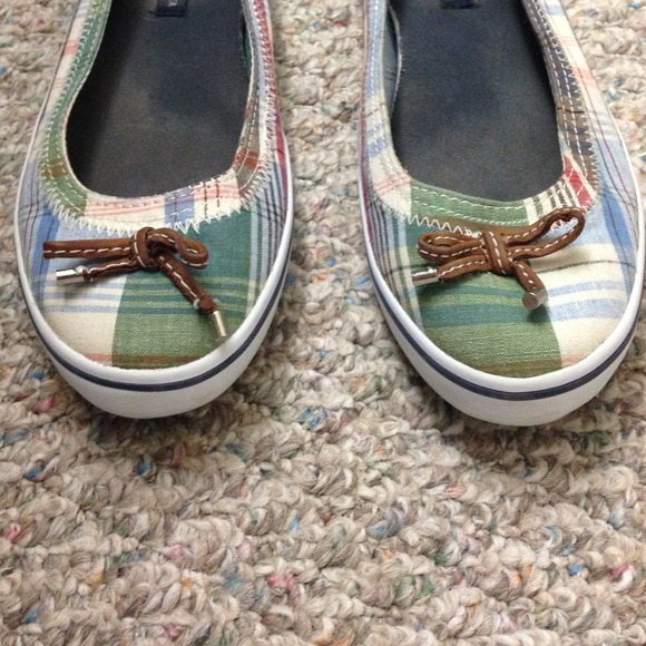 Flats - Picture 2 of 4