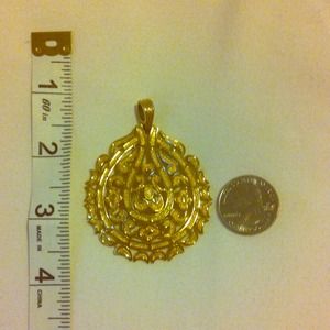 Trifari vintage pendant
