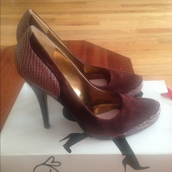 PARIS HILTON BROWN AND SUEDE PUMPS