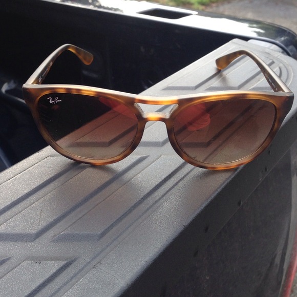 Ray-Ban Unisex Brad Round Sunglasses