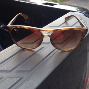 Ray-Ban Unisex Brad Round Sunglasses