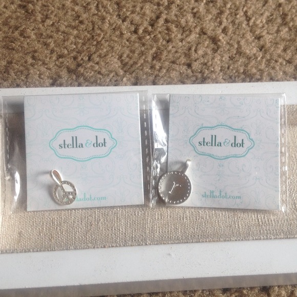 ️SOLD*SOLD*SOLDSTELLA & DOT CHARMS!