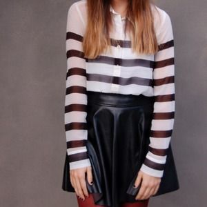 Black&White striped button down top