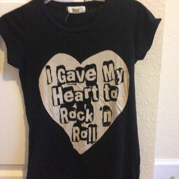I gave my heart to rock n roll tee