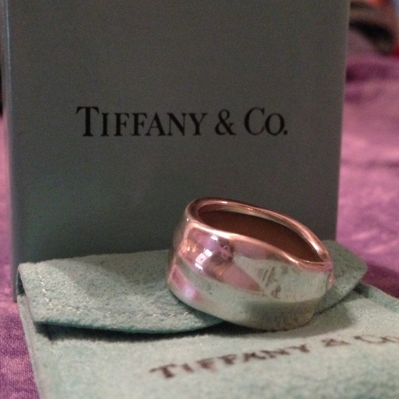 Tiffany & Co. Nature Leaf Ring