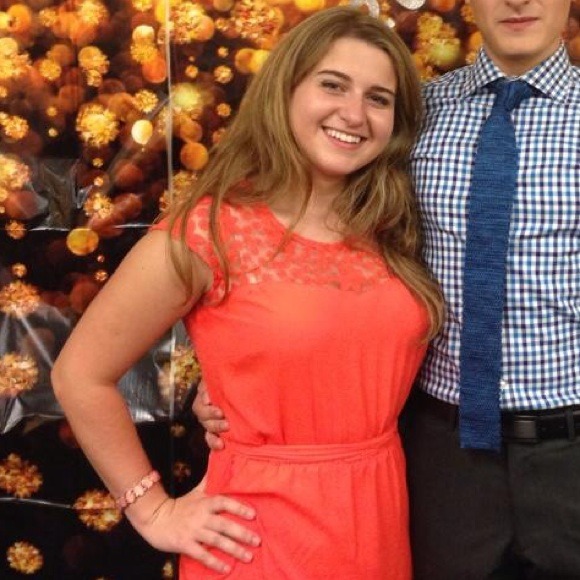 Coral Floral Dress - Guess 🌺 - Picture 2 of 2