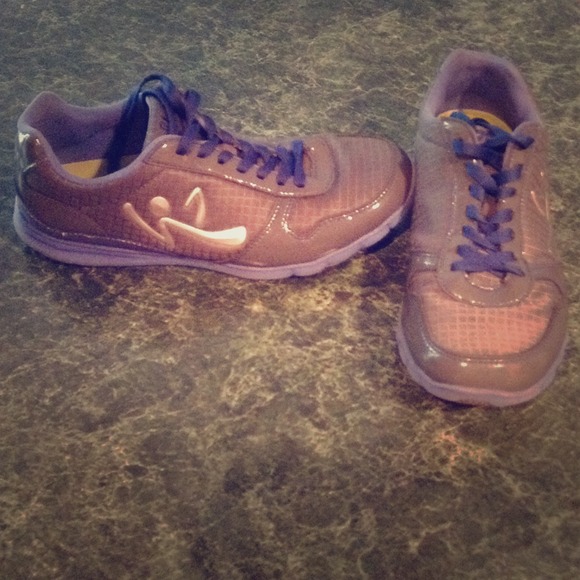 Zumba sneakers ON HOLD for @Lidiasusana