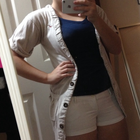 OATMEAL COLORED HOLLISTER CARDIGAN