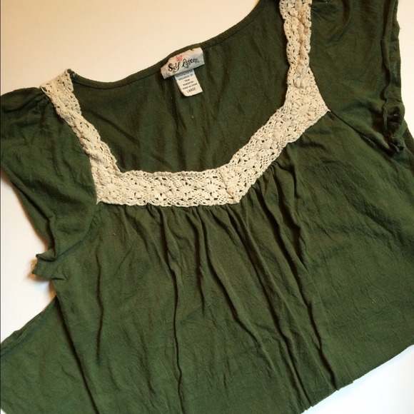 Green top - Picture 2 of 2