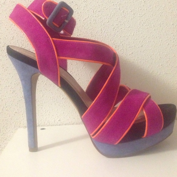 Jessica Simpson Pink / Purple High Heel Gentle use