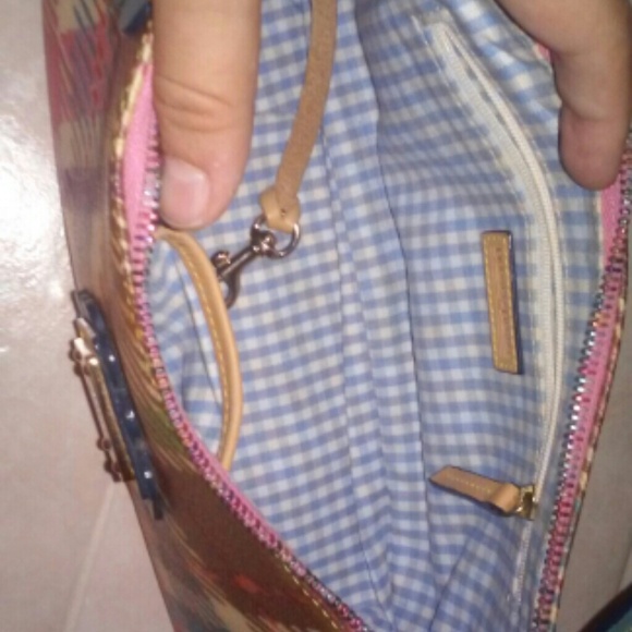 Dooney&Bourke Purse - Picture 3 of 4