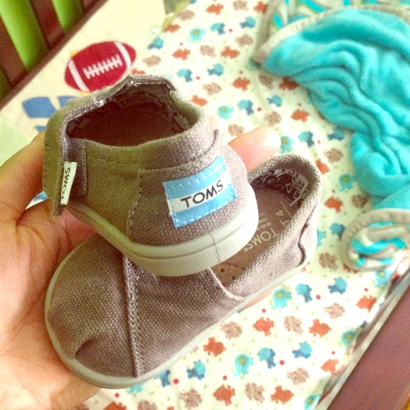 Toms Canvas Shoe
