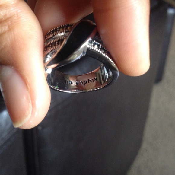 Lia Sophia Ring! - Picture 3 of 4