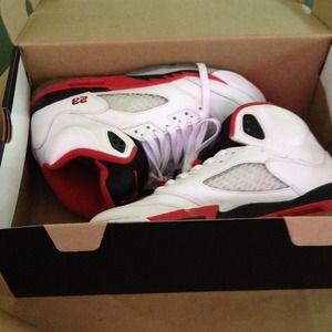 🚫Trade🚫Fire red 5's