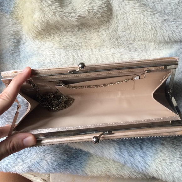 Clutch - Picture 2 of 2