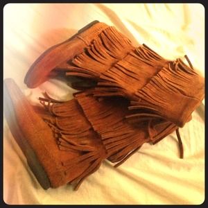 Minnetonka fringe boots!