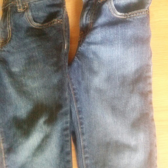 2 pair of old navy straight fit jeans