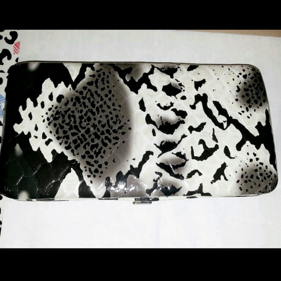Black & white wallet