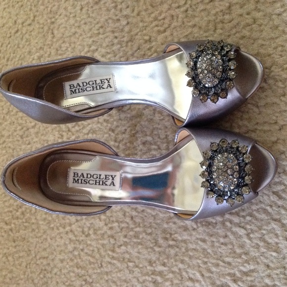 Bagdley mischka silver pumps✂️✂️✂️REDUCED✂️✂️✂️ - Picture 3 of 4