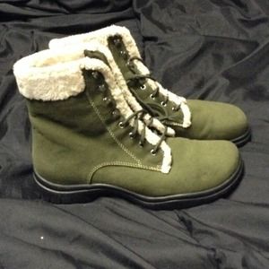 Green Me-Too Suede Boots