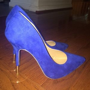 *NEVER WORN* blue suede heels