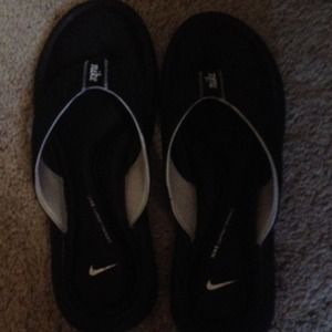 Nike flip flops