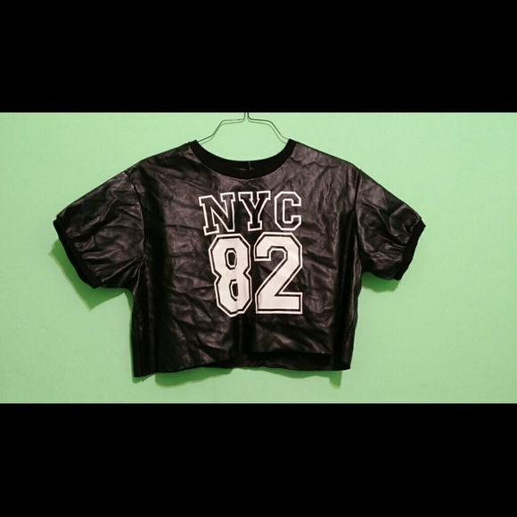 Tops - Black crop top from Forever21