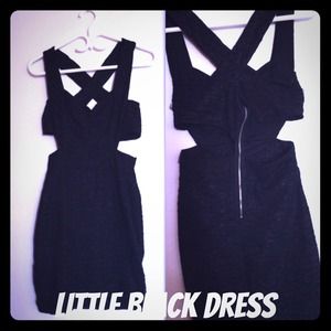 Sexy little black dress❗️willing to bargin ❗️