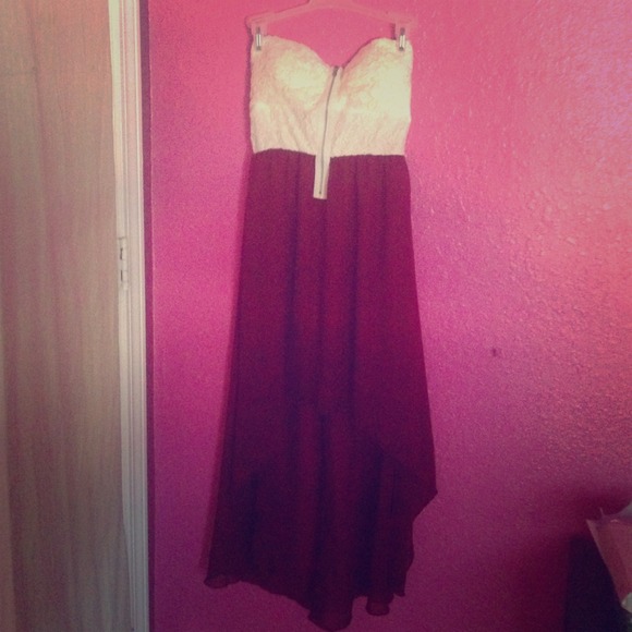 White/tan laced top dress with reddish/Burgundy.