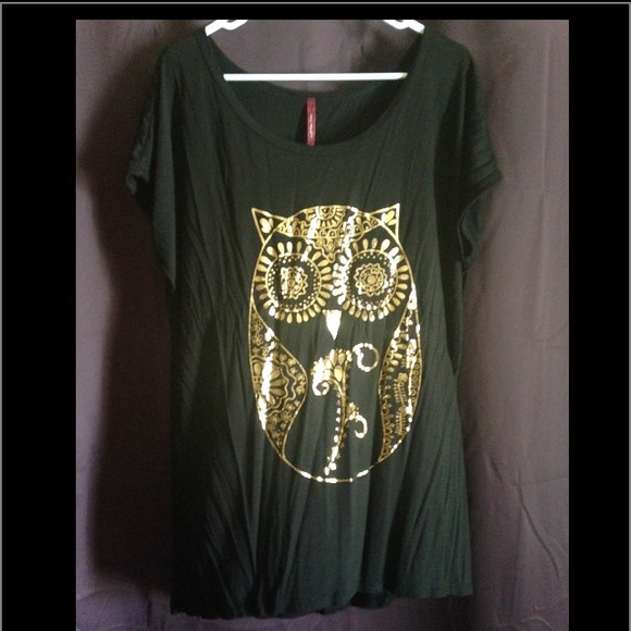 Black tee with gold owl