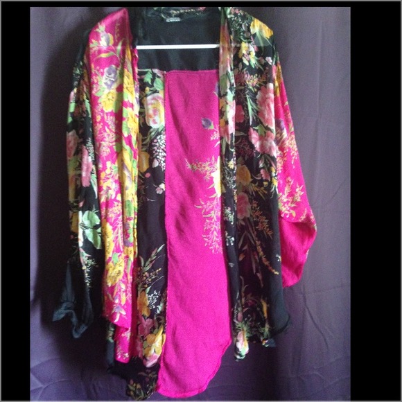 Floral kimono like button up.