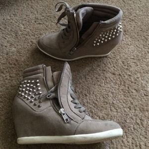 Aldo sneaker wedges size 7