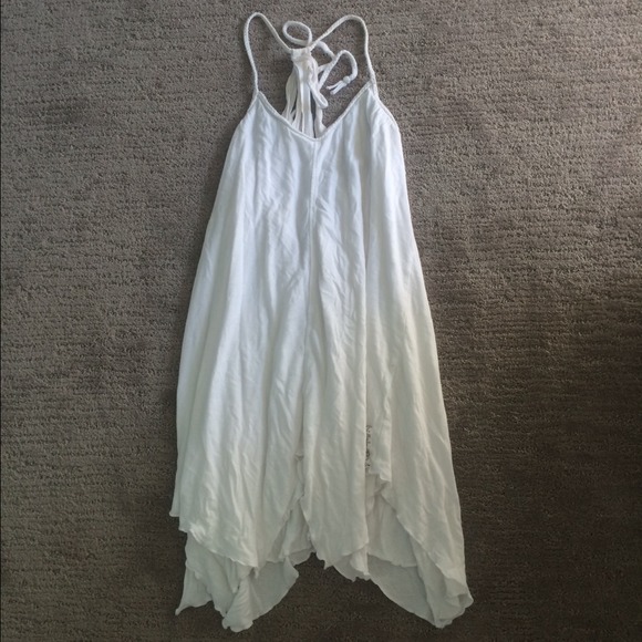 White billabong dress with back detail