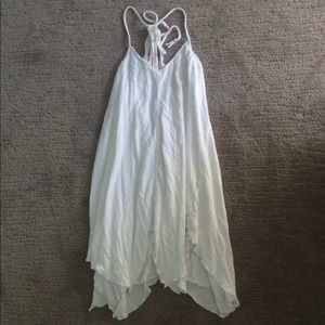 White billabong dress with back detail