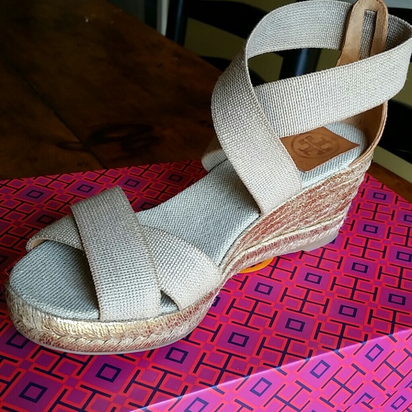 Toryburch wedges size 7