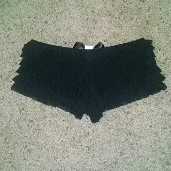 ***NOT AVAILABLE, BUNDLED**** Black booty shorts - Picture 1 of 2