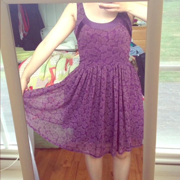 Charlotte Russe Dresses & Skirts - SOLD on vinted -- Gorgeous Floral Dress