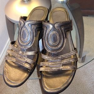 🎀🎀NAOT Wedges🎀🎀