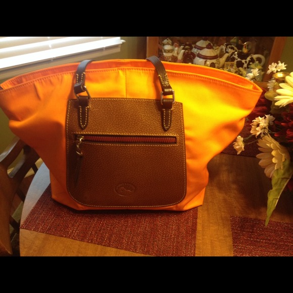 Dooney and Burke bag!!! EXCELLENT condition! - Picture 2 of 4